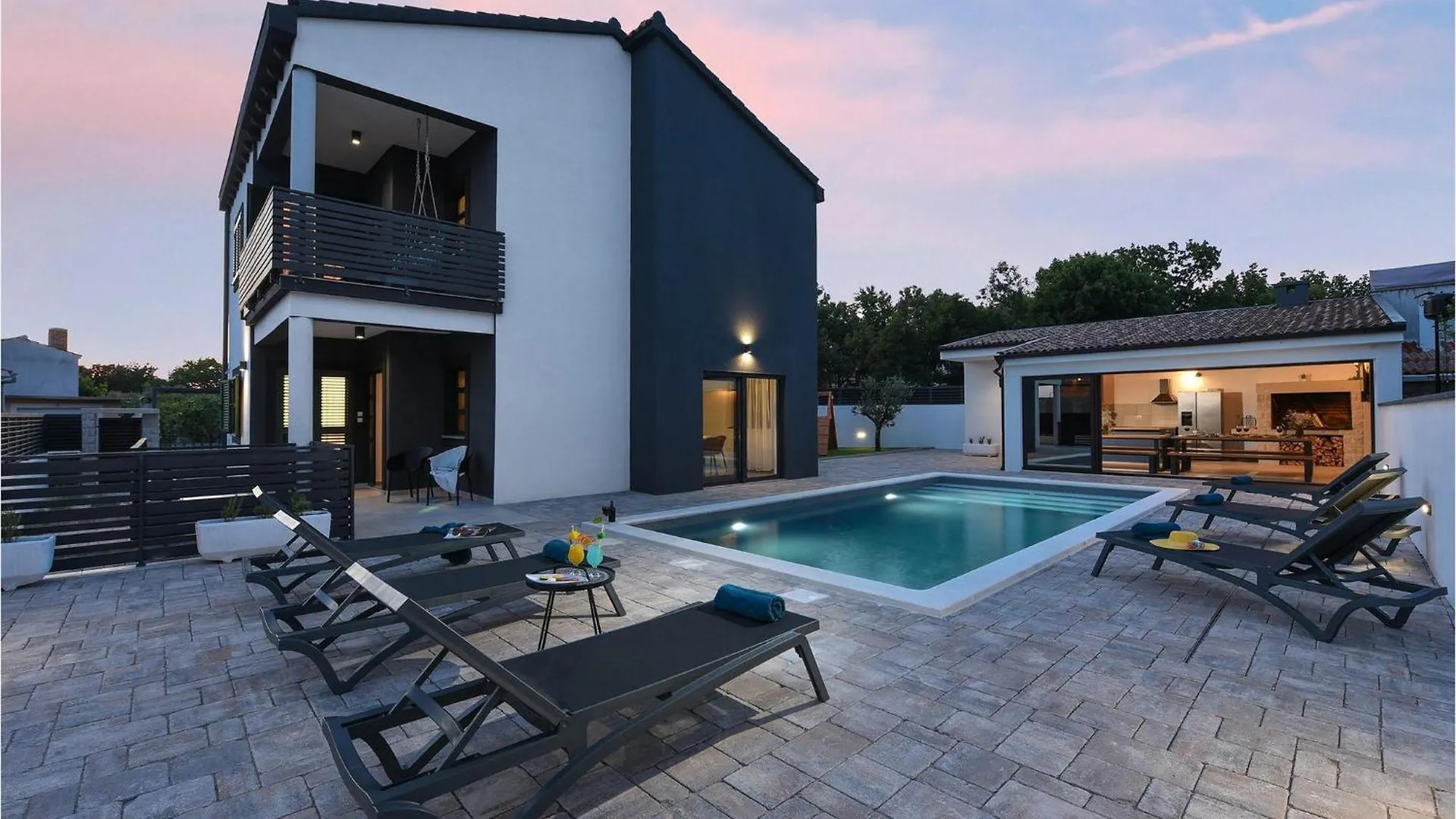 Holiday home Villa Adelinda Maslenica